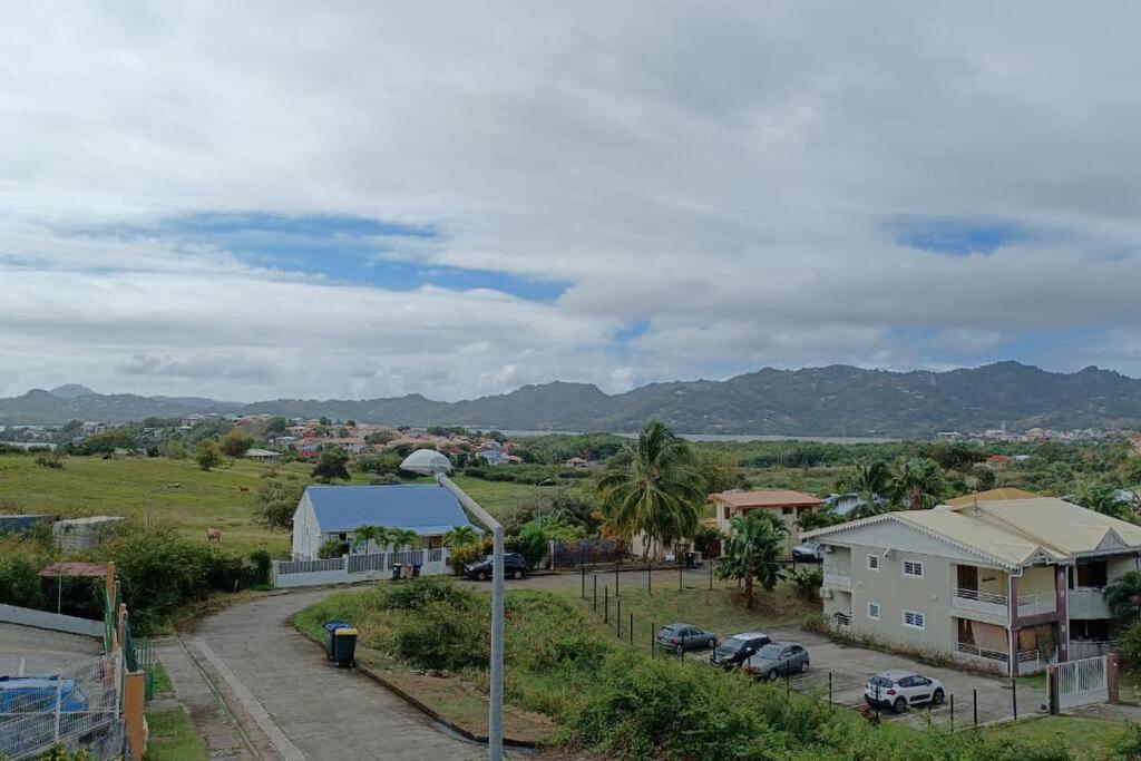 A 10Min De La Plage, Agreable Appartement Lumineux Le Robert Kültér fotó